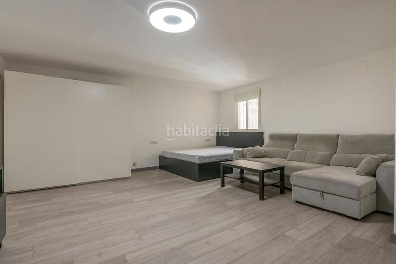 Foto 4526dfb8-67d7-4728-95de-2c5fe7052919. Apartamento piso reformado con ascensor en rambla del Raval en Barcelona