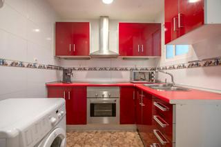 Apartamento  Raval. Piso reformado con ascensor en rambla del raval