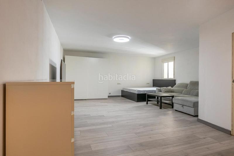 Foto 6f19a4b8-ed98-488a-a82d-5866e751d077. Apartamento piso reformado con ascensor en rambla del Raval en Barcelona
