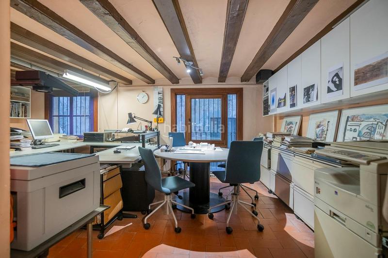 Foto ce757cf7-46bd-4a71-a832-dea5de9564e4. Locale commerciale in Gòtic Barcelona