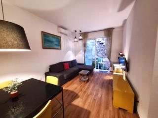 Location Rez-de-chaussée  Calle de la flor. Piso en alquiler en pasaje privado