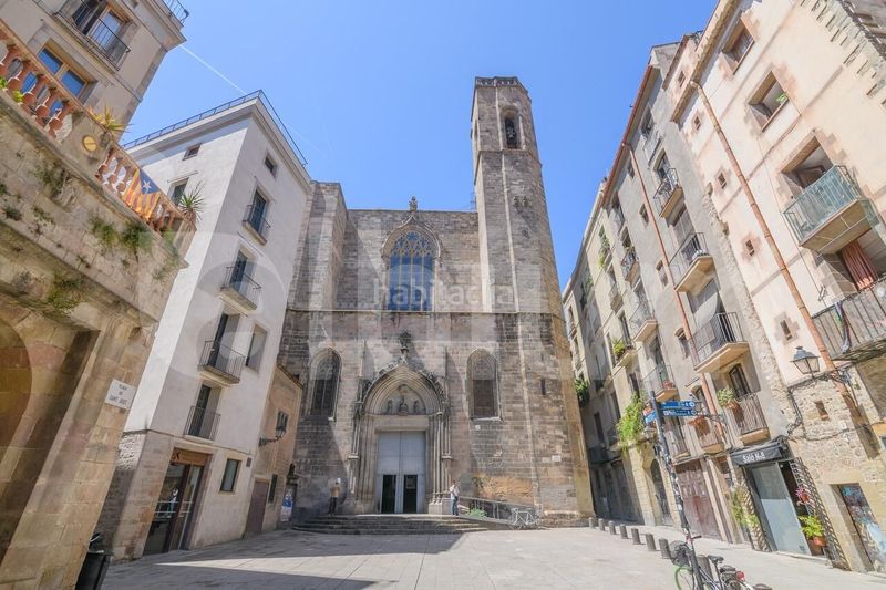 Foto f383f9c8-b713-436b-b6e7-177f44710a97. Local comercial a Gòtic Barcelona