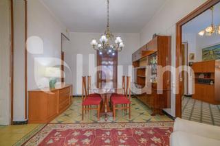 Appartamento  Carrer om. Espectacular piso exterior con 5 balcones en finca seorial de 1