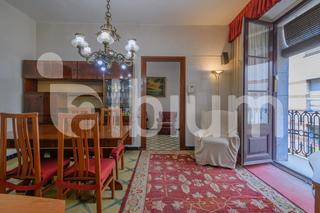 Piso  Carrer om. Espectacular piso exterior con 5 balcones en finca señorial de 1
