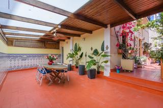 Alquiler Piso en Raval. Alquiler de temporada  piso con jardin en el centro
