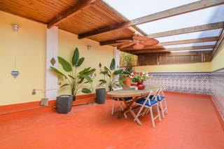 Miete Etagenwohnung in Raval. Alquiler de temporada  piso con jardin en el centro