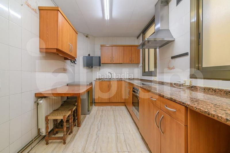 Foto c02c8b22-bd03-420c-a812-f05f5f5f0565. Piso  en paseo colón en Gòtic Barcelona