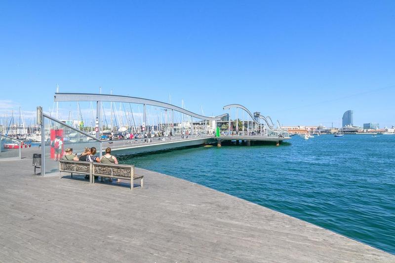 Foto cddbfeb8-5a88-4c71-b155-13a791490861. Piso  en paseo colón en Gòtic Barcelona