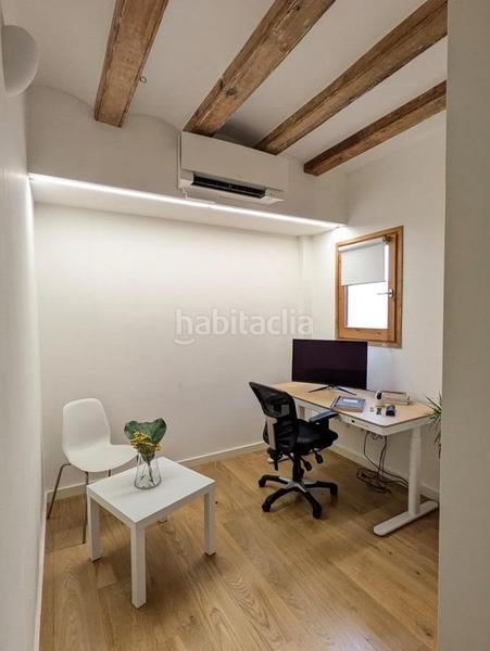 Foto 3ff18af7-e543-40e8-9a22-ae89d20a074e. Alquiler apartamento luminoso piso con encanto en el corazón del barrio gótico en Barcelona