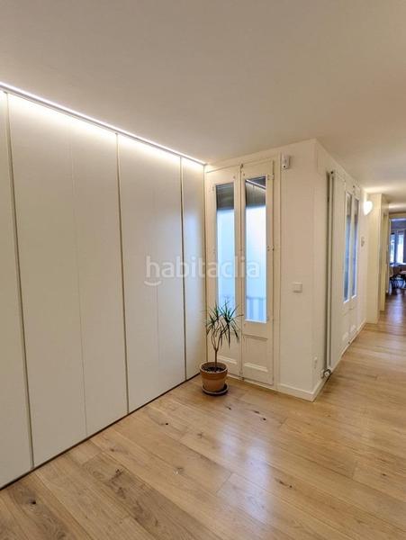 Foto 83dc42df-a16b-4d8f-80a2-990f8d15d6ec. Alquiler apartamento luminoso piso con encanto en el corazón del barrio gótico en Barcelona