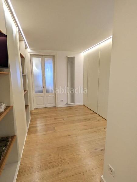 Foto 86184ed0-777d-45af-905e-ec249515b56f. Alquiler apartamento luminoso piso con encanto en el corazón del barrio gótico en Barcelona