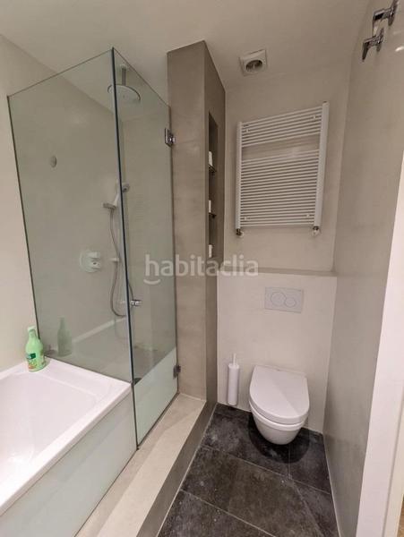 Foto 96fb9cf1-ac3c-4ae0-ac1f-a89f0bffcd16. Alquiler apartamento luminoso piso con encanto en el corazón del barrio gótico en Barcelona