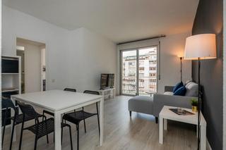 Location Appartement  Carrer almogavers. Piso luminoso en alquiler de temporada
