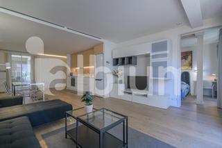 Appartement  Carrer josep anselm clave. Vivienda seminueva en el centro de barcelona