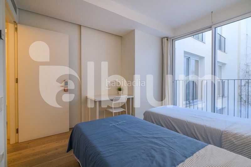 Foto ae8bab21-f60b-4e1a-bbd7-2d21d0c83b55. Pis a Gòtic Barcelona