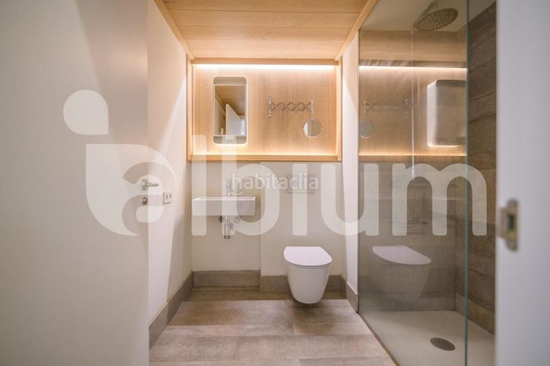 Foto eb873d0a-cd74-4ee0-87fb-aab5f7471f39. Pis a Gòtic Barcelona