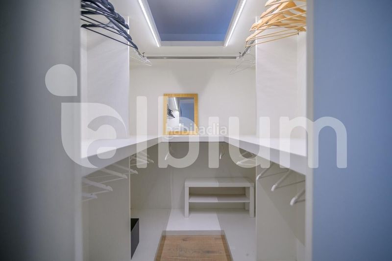 Foto f0d587e2-3b6b-49e6-b91f-39f979cb307b. Pis a Gòtic Barcelona