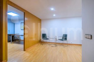 Office space  Carrer carrer del rosselló,. Oficina dúplex en la nova esquerra de leixample, entre la escola