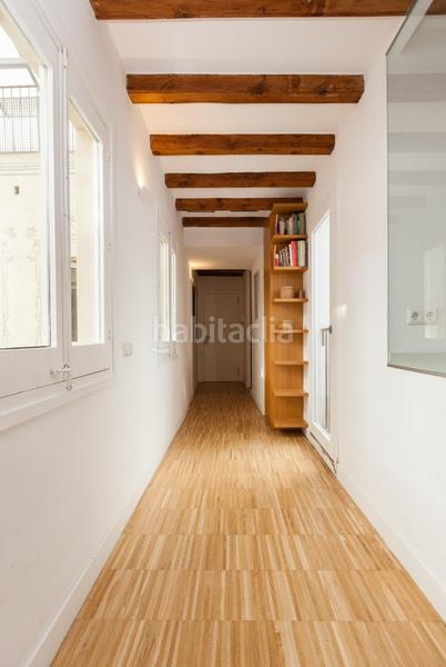 Foto 7149ea48-4989-41ac-93de-538c6d31bd7c. Rent penthouse with heating in Gòtic Barcelona