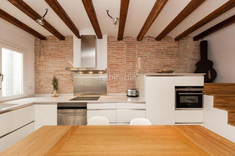 Foto f18da72c-52d8-48fd-9db1-69c52c1c2cd4. Rent penthouse with heating in Gòtic Barcelona