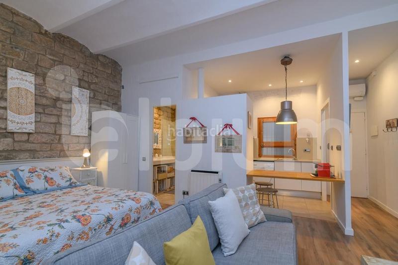 Foto 881360ad-821d-41ed-83bf-56354402c352. Alquiler apartamento encantador apartamento en el barrio gótico en Barcelona