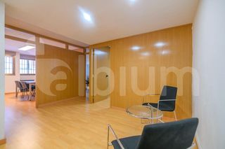 Business premise  Carrer carrer del rosselló,. Oficina dúplex representativa y totalmente equipada en la nova e