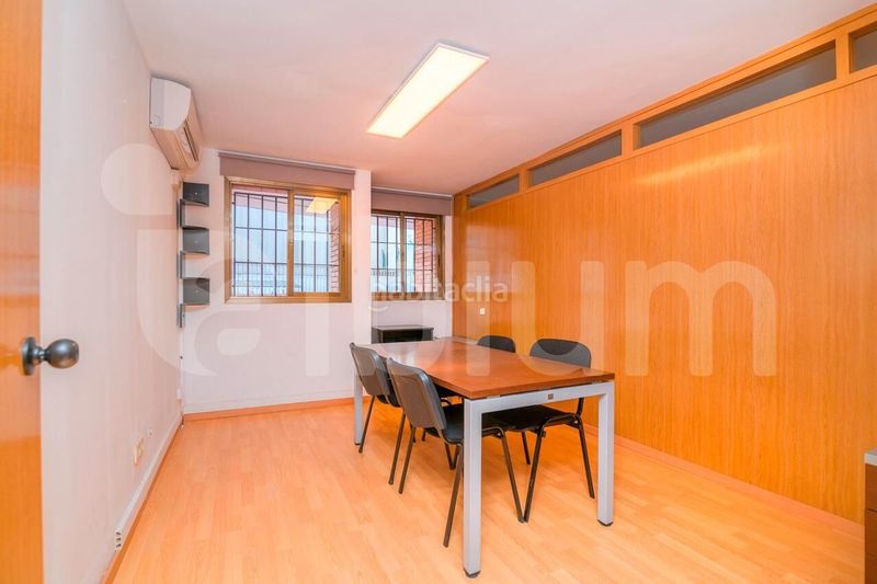 Foto a4068d52-1de4-4f42-b053-978d626c4d84. Local comercial a La Nova Esquerra de l´Eixample Barcelona