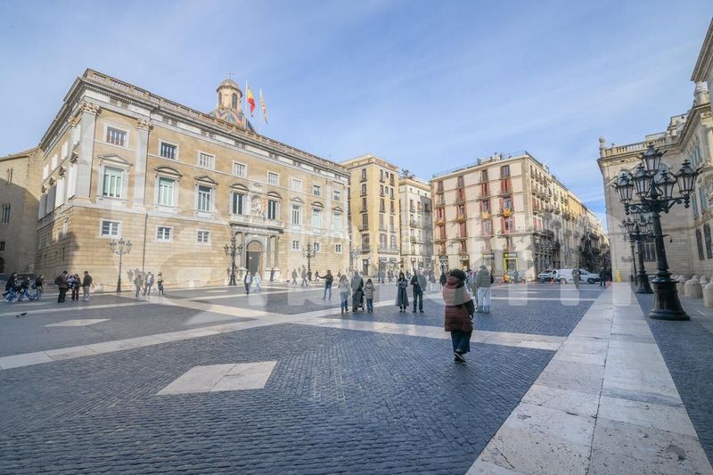Foto e8deef04-6aef-462d-a4ff-4c898ab825a2. Pis amb calefacció a Gòtic Barcelona