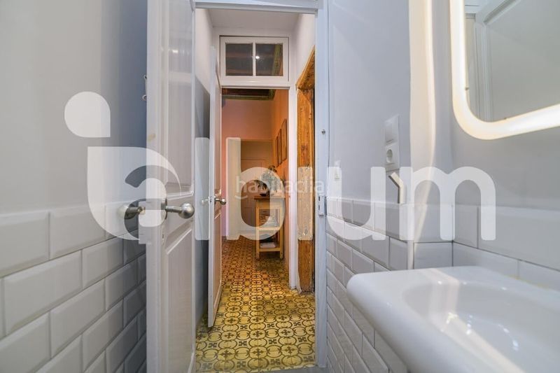 Foto 36260461-ad4a-41a8-8e19-1bab3fa6a08e. Pis amb calefacció a St. Pere - Sta. Caterina - El Born Barcelona