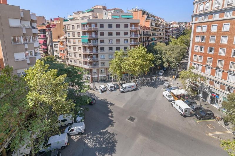 Foto 583a54e1-a0fd-42b3-9217-43198b1ac1bf. Pis a Sagrada Família Barcelona