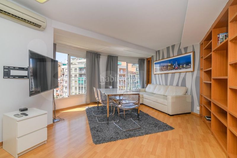 Foto a30b34a4-aa61-4908-b675-7569050062e5. Pis a Sagrada Família Barcelona