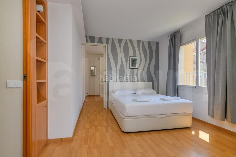 Foto b63c7395-11e3-43f9-911d-5fba4853944c. Pis a Sagrada Família Barcelona