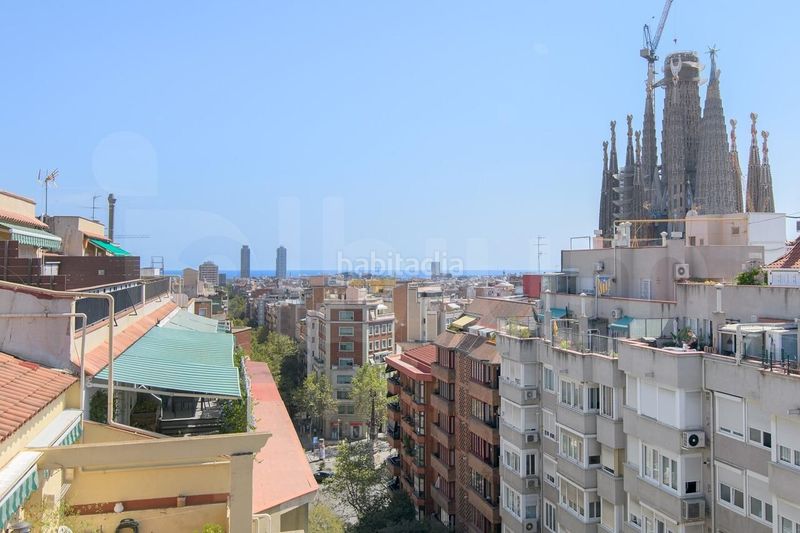 Foto b835a76c-03fe-437a-816a-8e967d4e3f20. Pis a Sagrada Família Barcelona