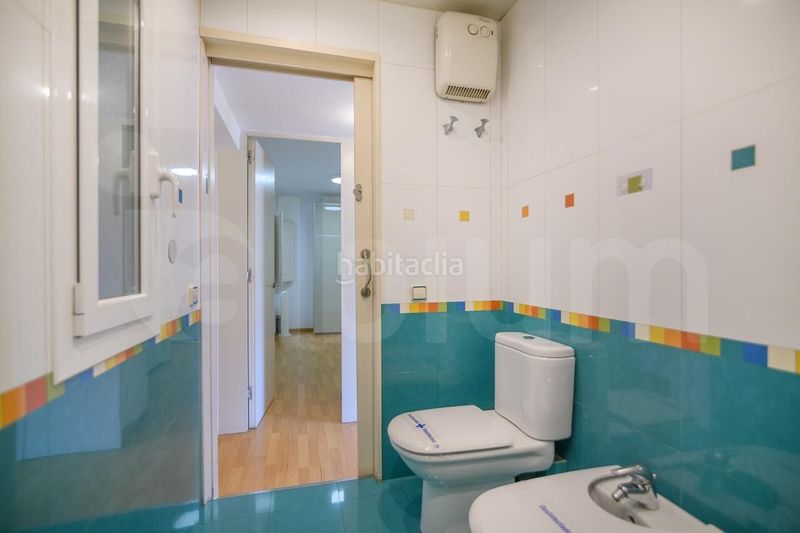 Foto bc925720-a2de-471a-b8a0-325e8c5502d1. Pis a Sagrada Família Barcelona