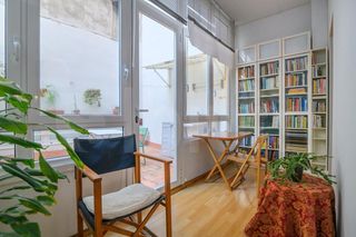 Pis  Carrer verdaguer i callís. Tu vivienda con encanto y terraza privada junto al palau de la m