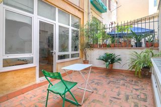 Pis  Carrer verdaguer i callís. Tu vivienda con encanto y terraza privada junto al palau de la m