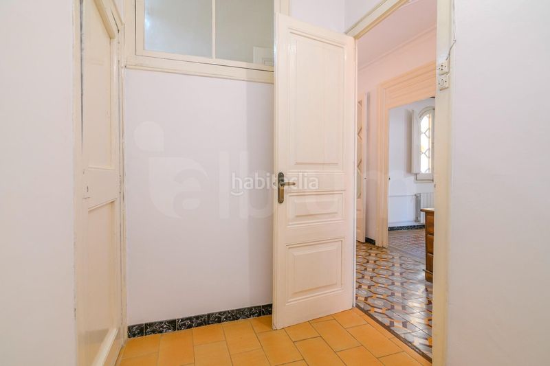 Foto f1895839-6843-4c4a-9a8e-521bb8ec43b1. Pis amb calefacció a Gòtic Barcelona