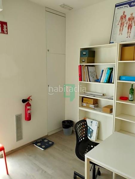 Foto 66608877-855e-4d76-a5b5-908c59830b3a. Alquiler local comercial sala para terapia o consultorio centro en Badalona