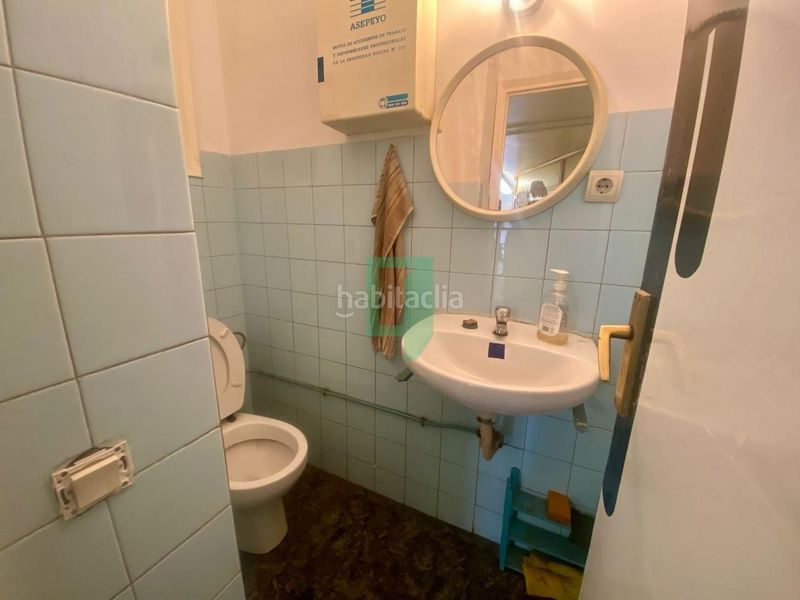 Foto 5ea8a1f0-824e-4138-a404-4eee36393c4d. Business premise in El Raval Santa Coloma de Gramenet