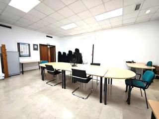 Rent Business premise in Carrer patronat obrer 14. Alquiler locales oficina larga estancia o temporal palma centro