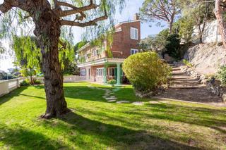 Casa a Teià. Vive el lujo frente al mar