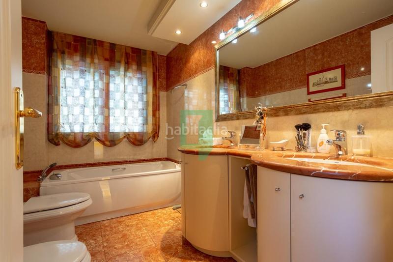 Foto d89f7460-a7d1-46c8-9859-35927bd86b29. Casa vive el lujo frente al mar en Teià