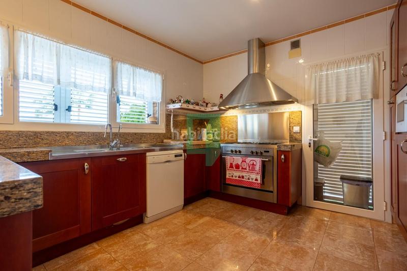 Foto f7c61359-d6e9-4ed0-b8b2-2c33a63cbe66. Casa vive el lujo frente al mar en Teià