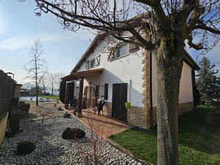 Casa  Bearin. Chalet en estella con 1273 m2 de parcela.