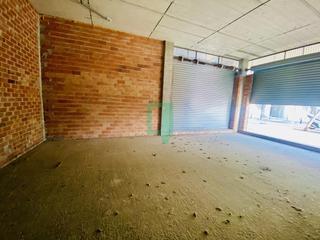 Location Local commercial  De canyadó. Local a 100m de la playa. opción de compra