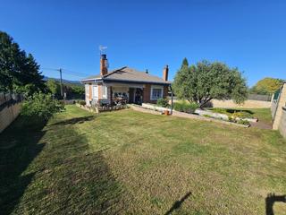 Casa  Guipúzcoa. Chalet en irache con doble acceso.