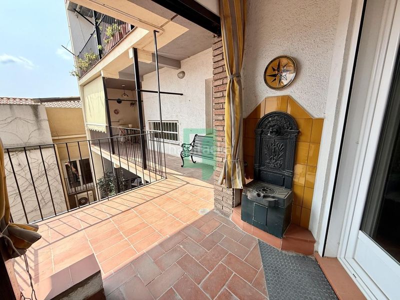 Foto 2aa9dd81-1ccf-45c1-9de6-7cc8daeaeeb7. Pis amb calefacció a Centre Badalona