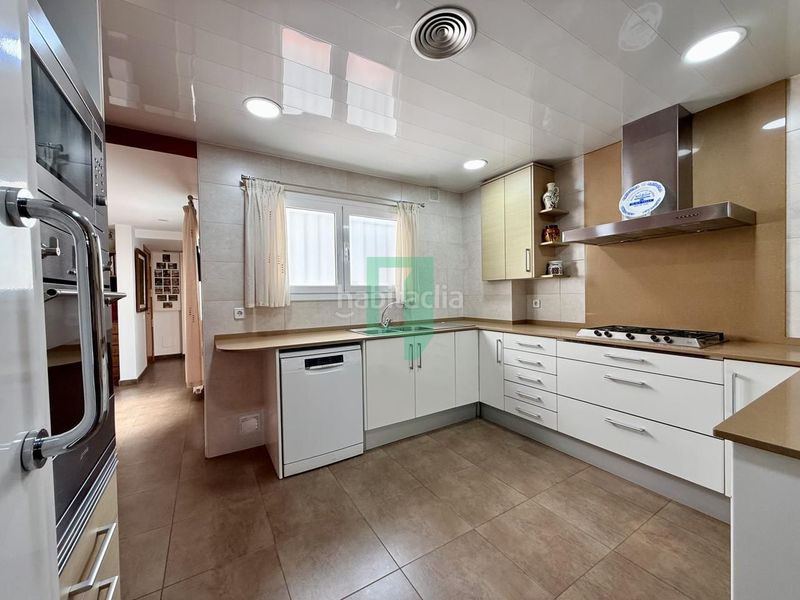 Foto 30086923-c315-463d-a78d-c66274afe7c8. Pis amb calefacció a Centre Badalona