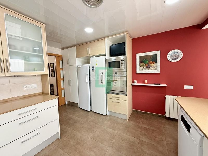 Foto 31015b44-f7da-4d95-bc50-9a915ce2bb4f. Pis amb calefacció a Centre Badalona