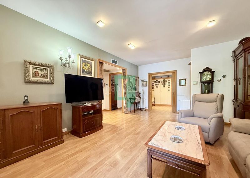 Foto 5789c481-4f43-4e36-8b15-1ff04cca2cf1. Pis amb calefacció a Centre Badalona